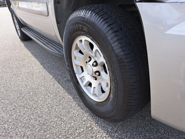 2007 Gmc Yukon SLE photo 4