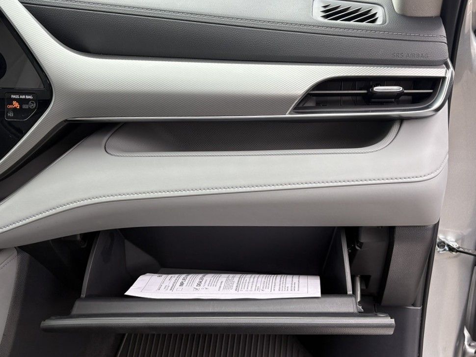 2024 Toyota Highlander Platinum photo 33