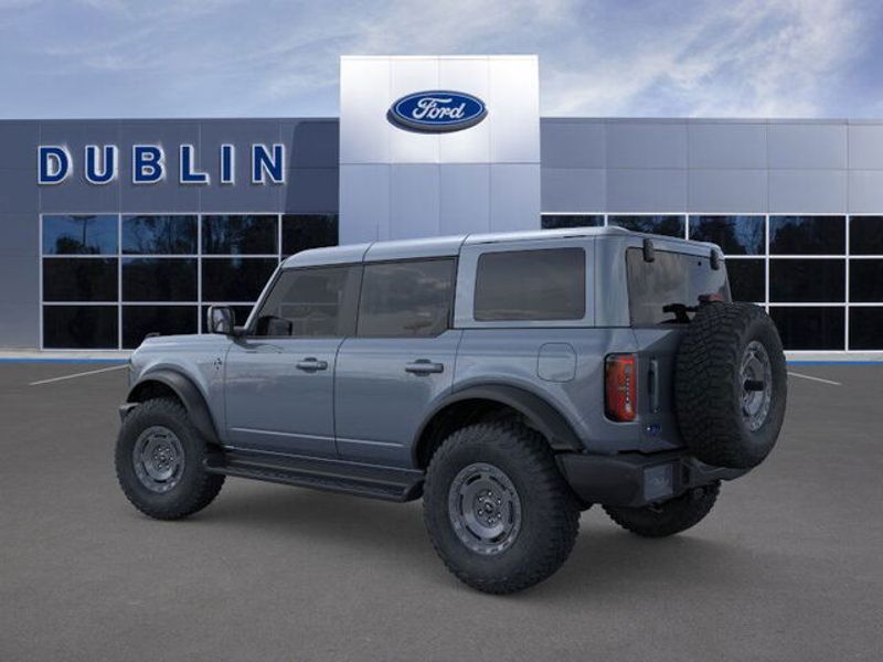 2025 Ford Bronco Outer Banks photo 4