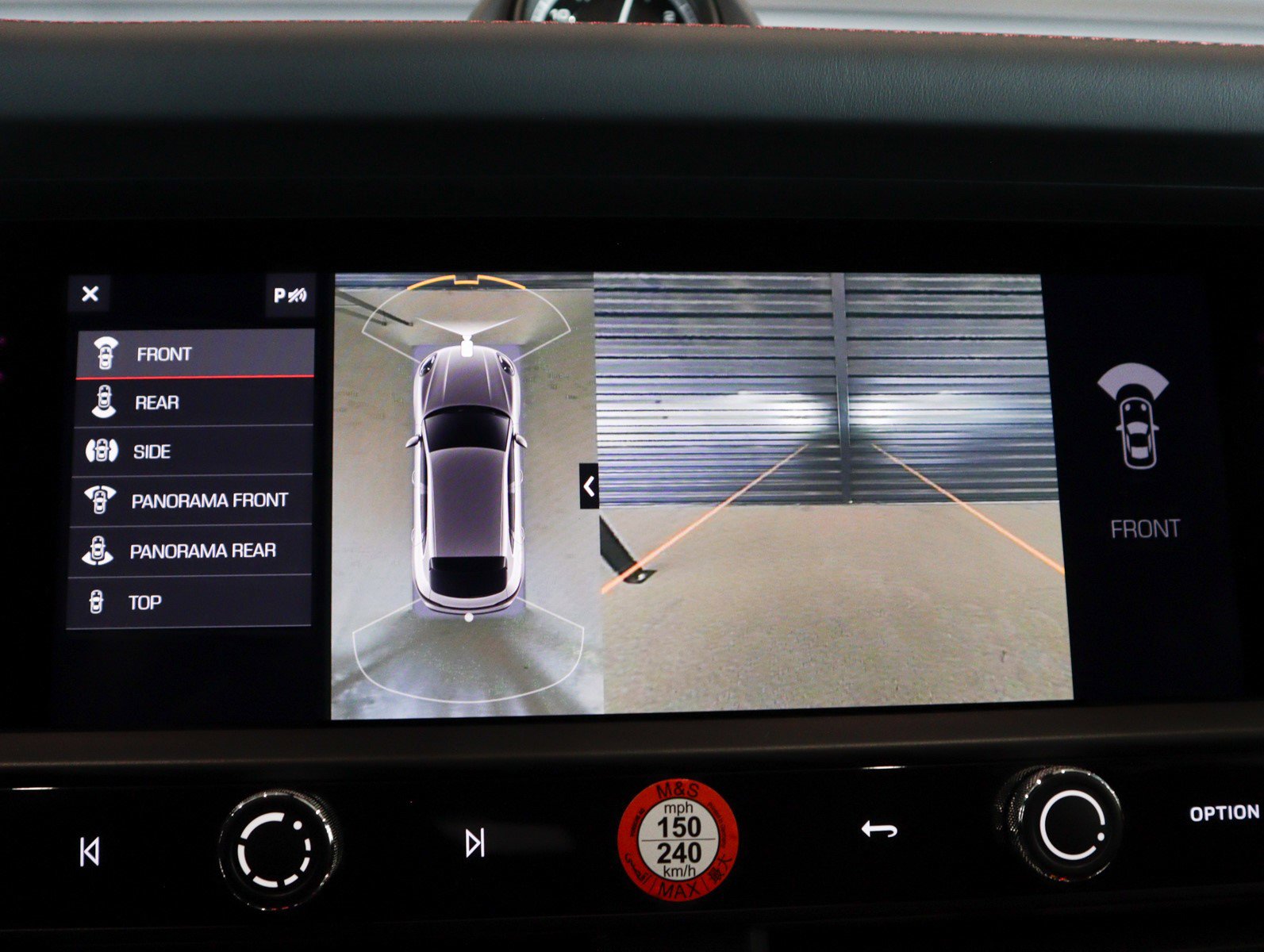 2025 Porsche Macan T photo 22