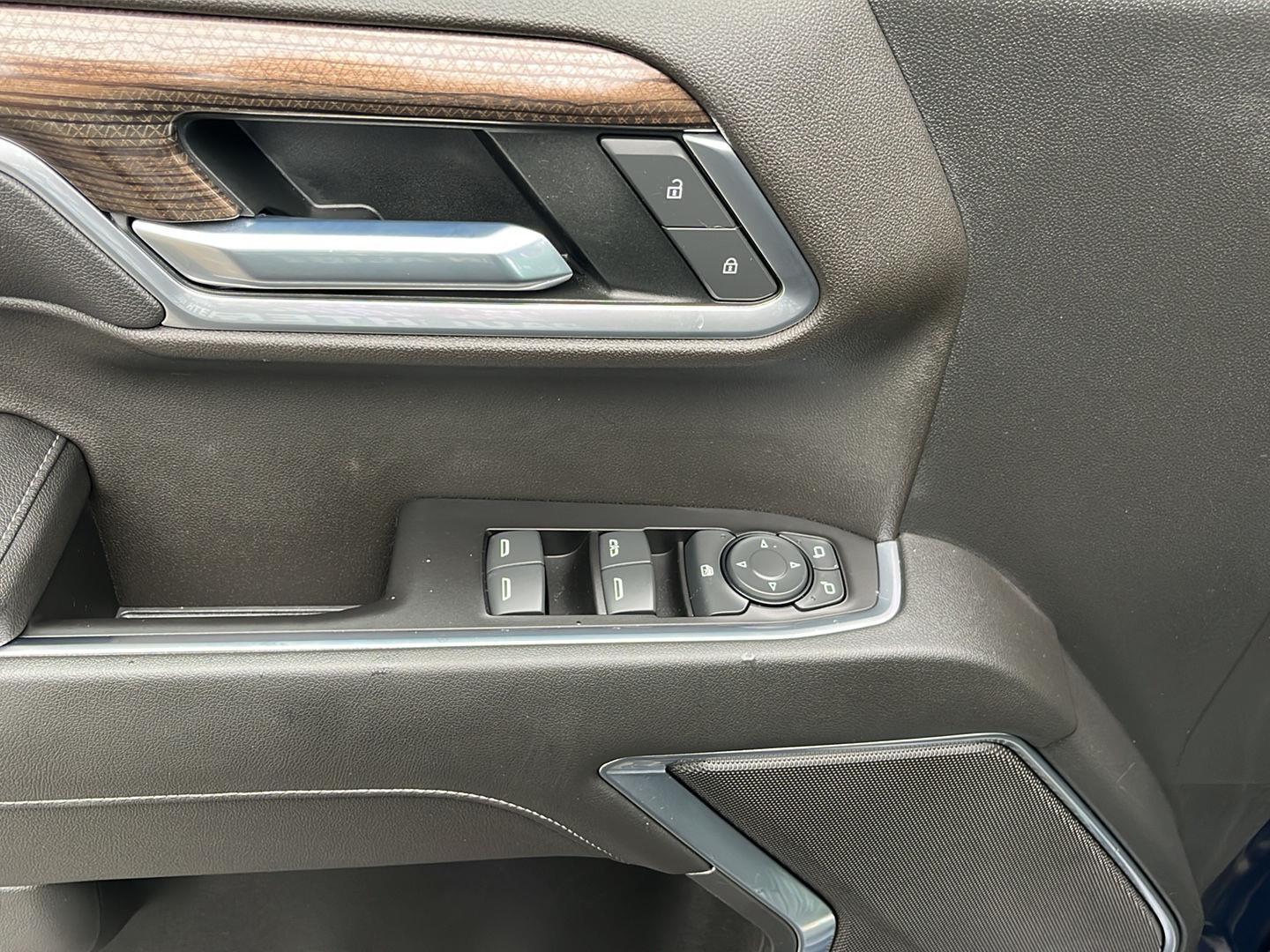 2022 Chevrolet Silverado photo 10