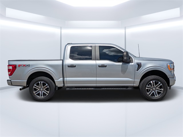 2022 Ford F-150 XL photo 2