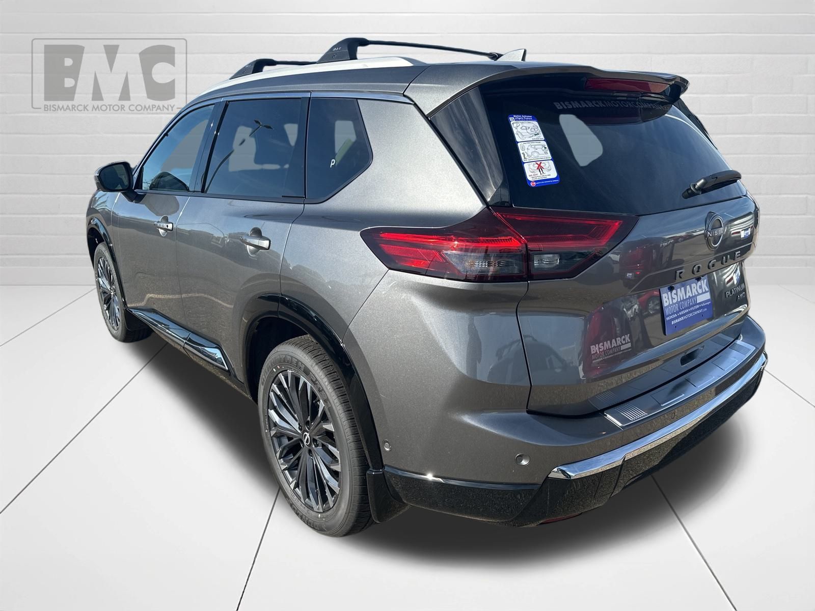 2026 Nissan Rogue Platinum photo 3