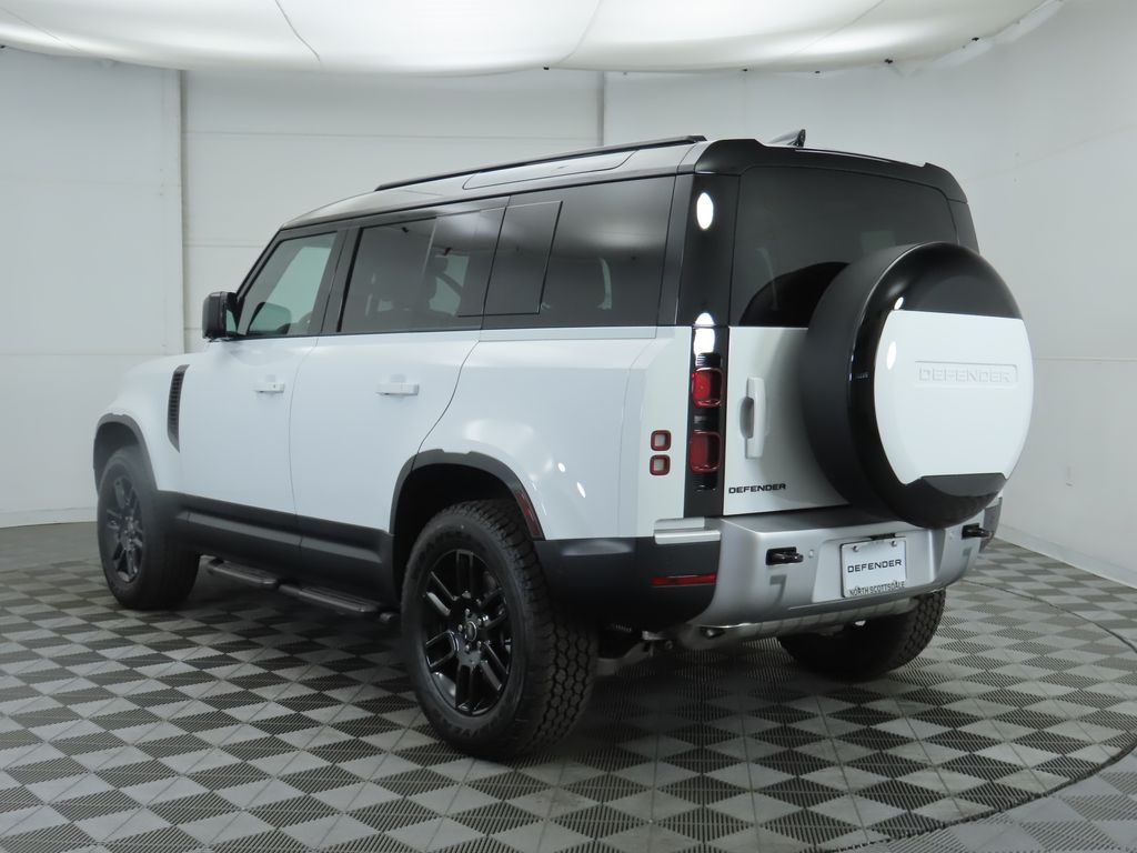 2025 Land Rover Defender 110 S photo 7