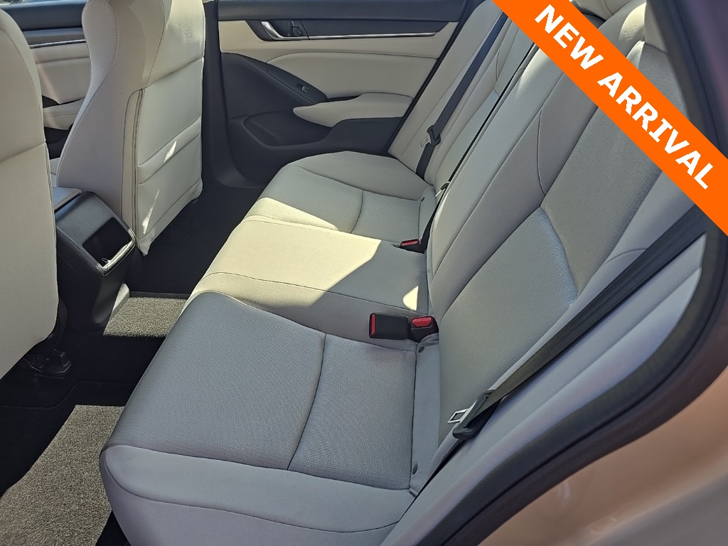 2018 Honda Accord LX photo 9