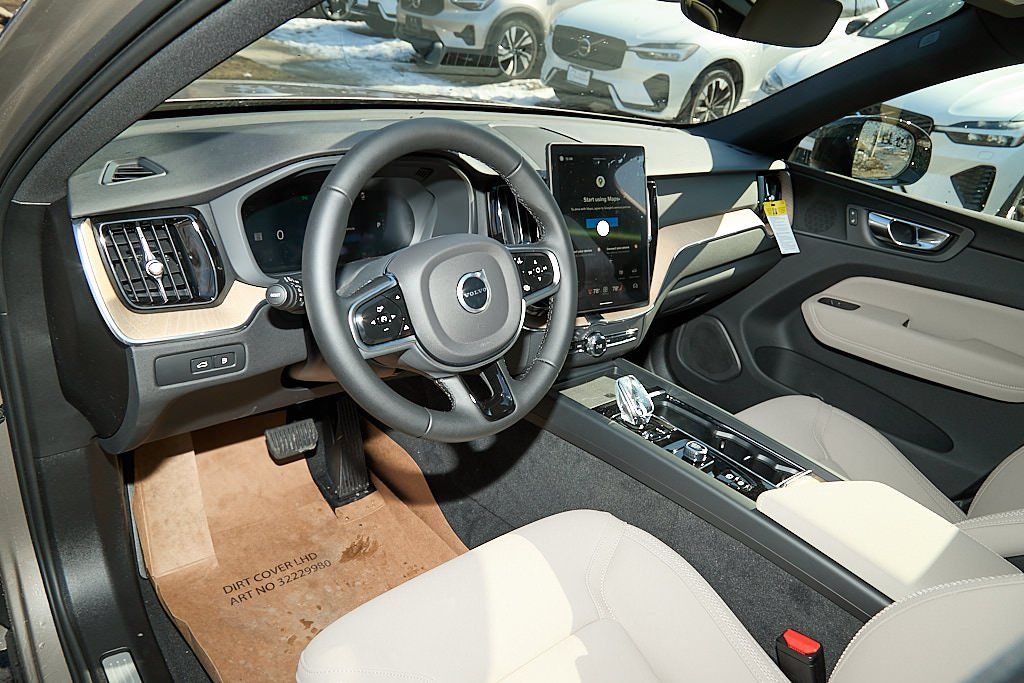 2026 VOLVO XC60 - Image 11