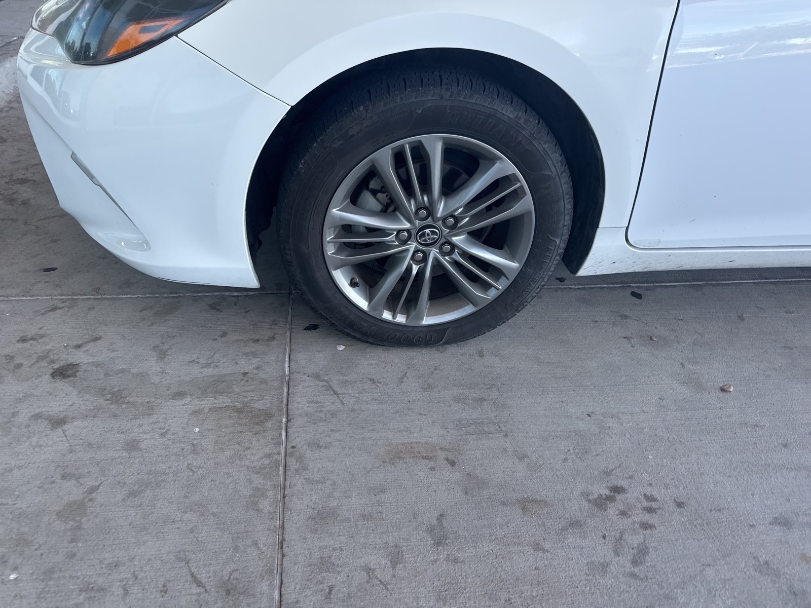 2017 Toyota Camry XLE XSE photo 2