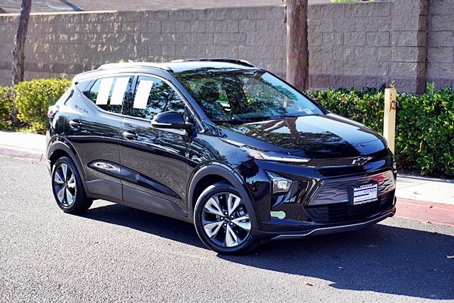 Used 2022 Chevrolet Bolt EUV LT with VIN 1G1FY6S06N4104018 for sale in Poway, CA