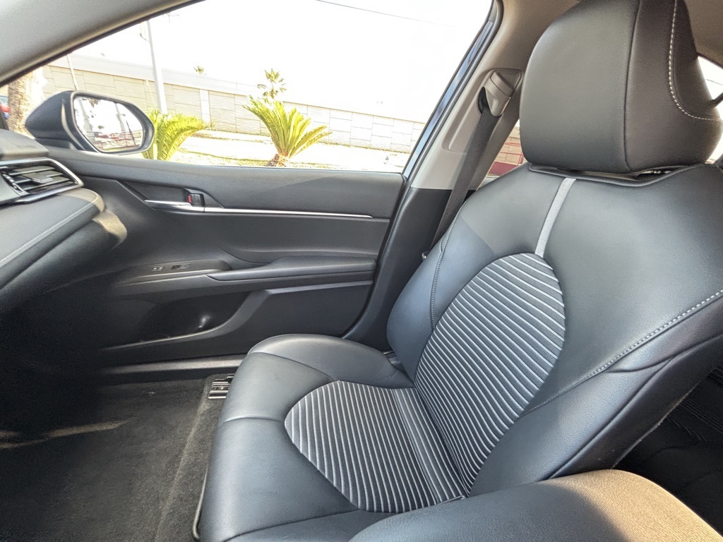 2023 Toyota Camry Hybrid SE photo 14