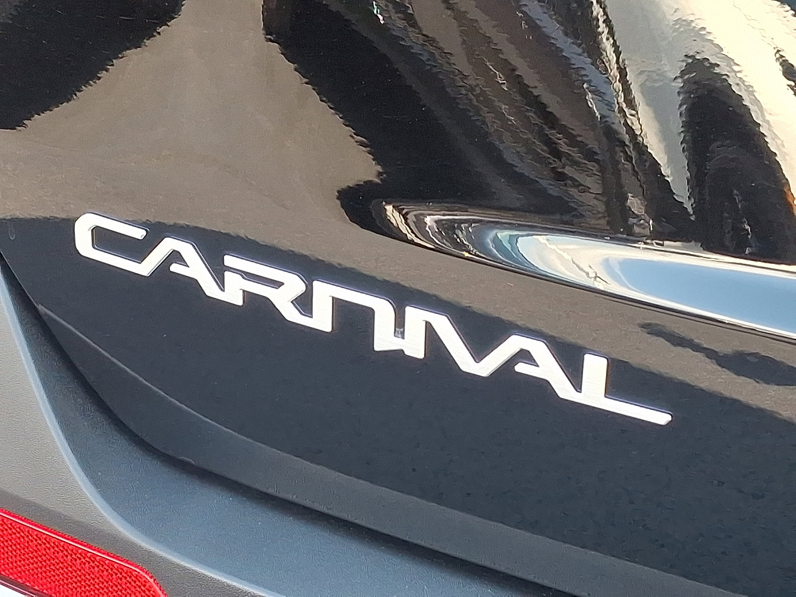 2026 Kia Carnival SX photo 9