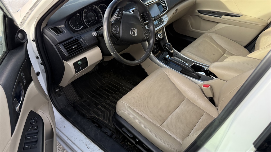 2015 Honda Accord Touring photo 2