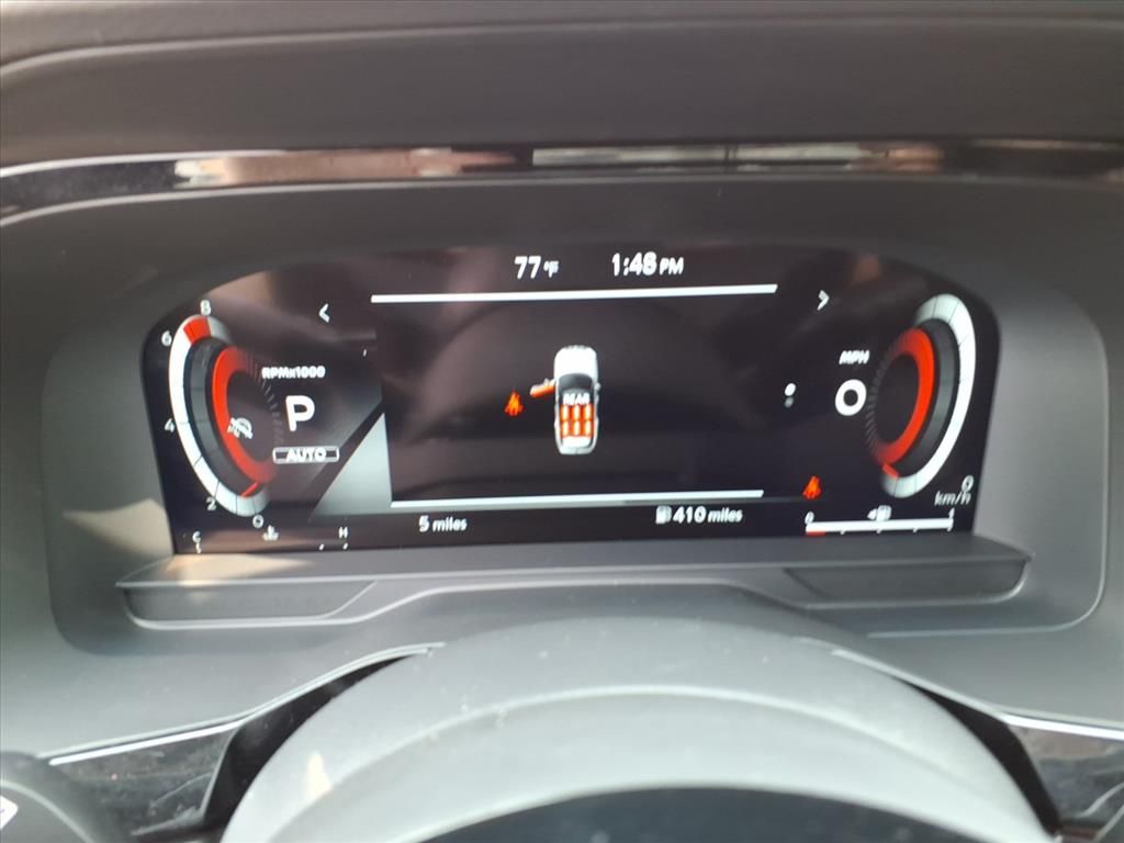 2025 Nissan Pathfinder Platinum photo 12