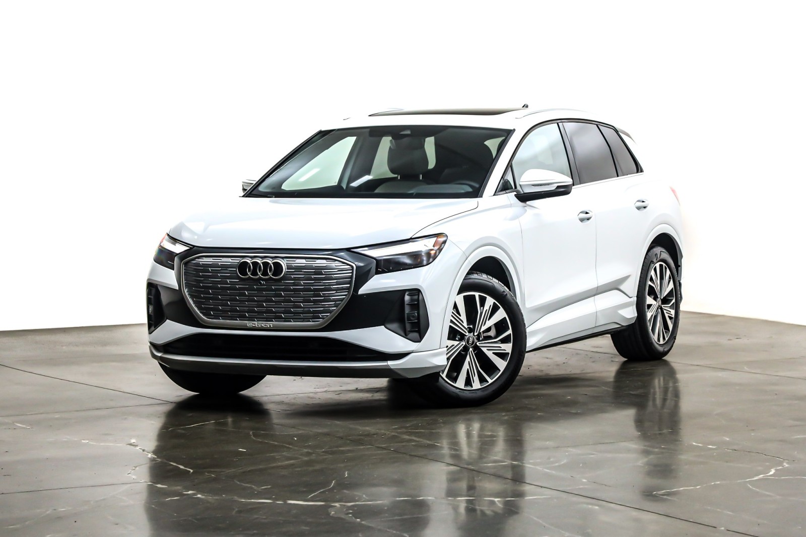 2024 Audi Q4 e-tron Premium's photo