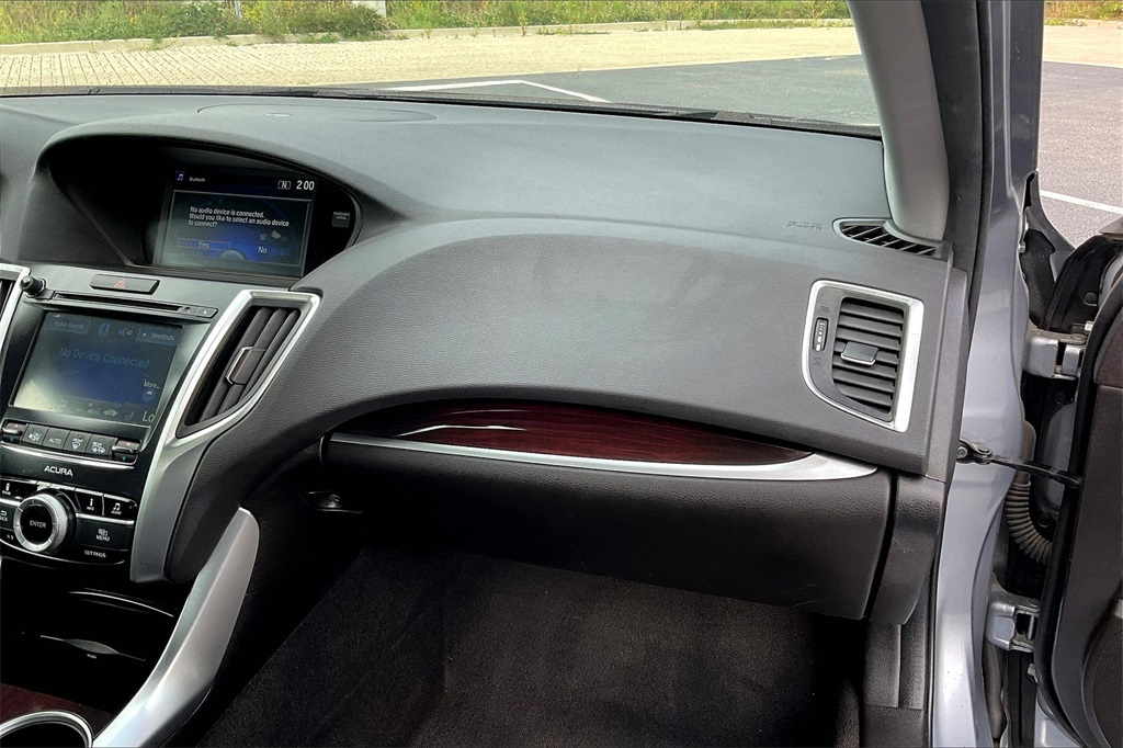 2015 Acura TLX Base photo 15