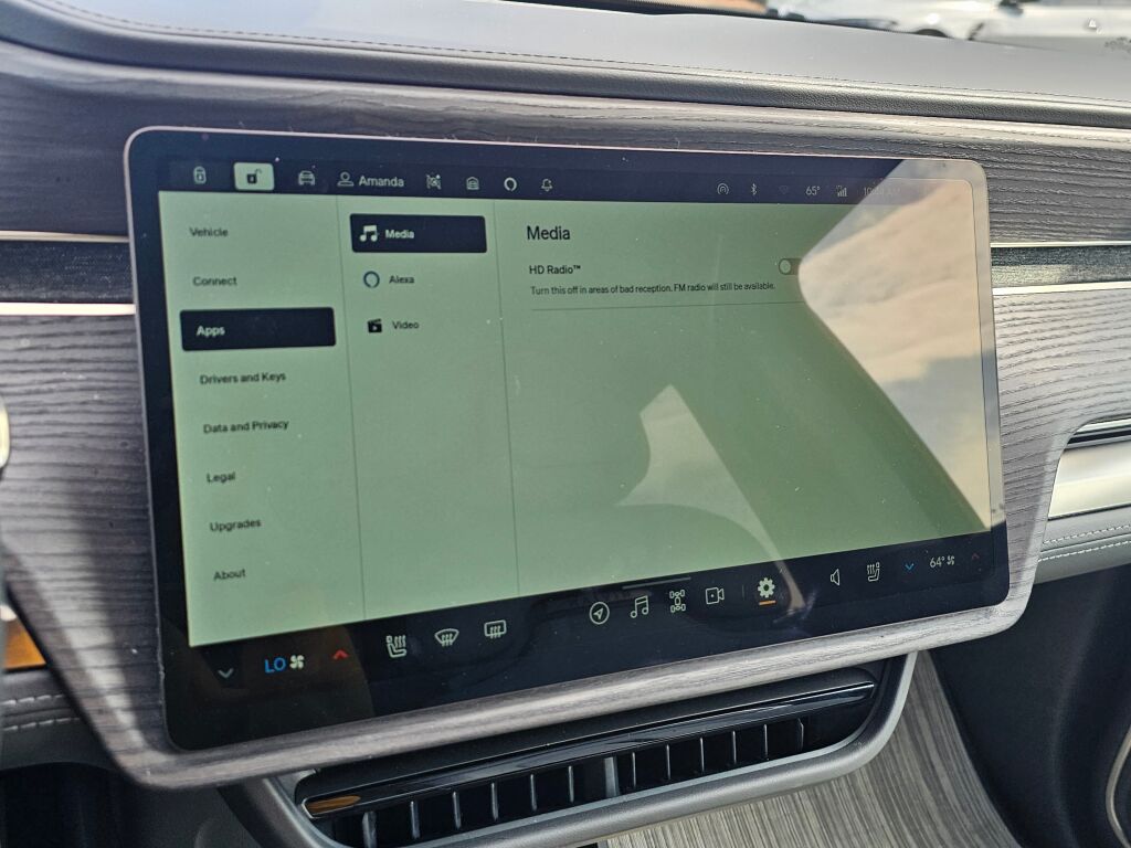 2023 Rivian R1S Adventure photo 33
