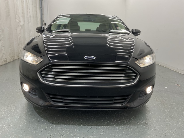 2016 Ford Fusion SE photo 3