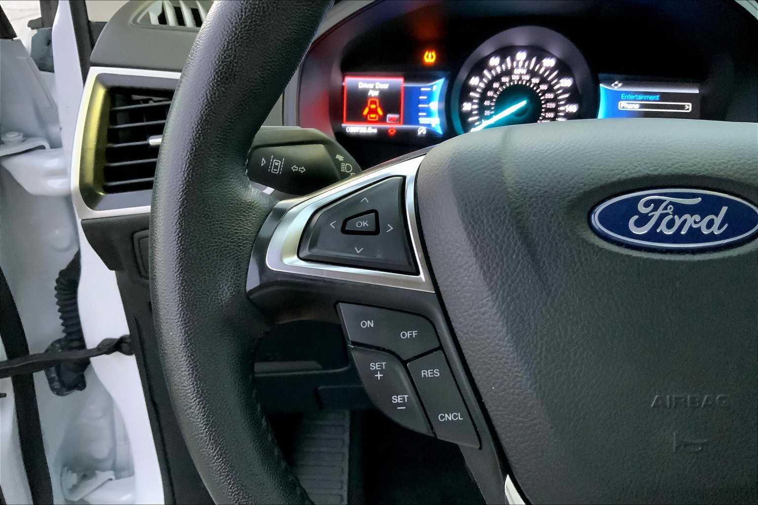 2024 Ford Edge SEL photo 20
