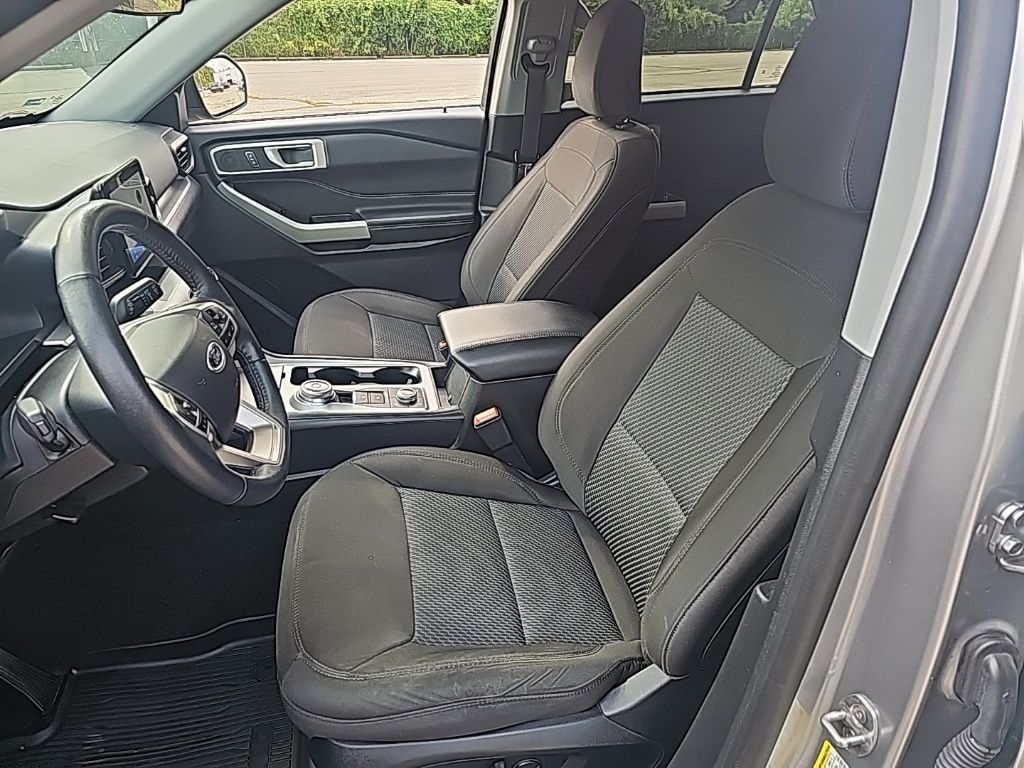 2023 Ford Explorer XLT photo 15