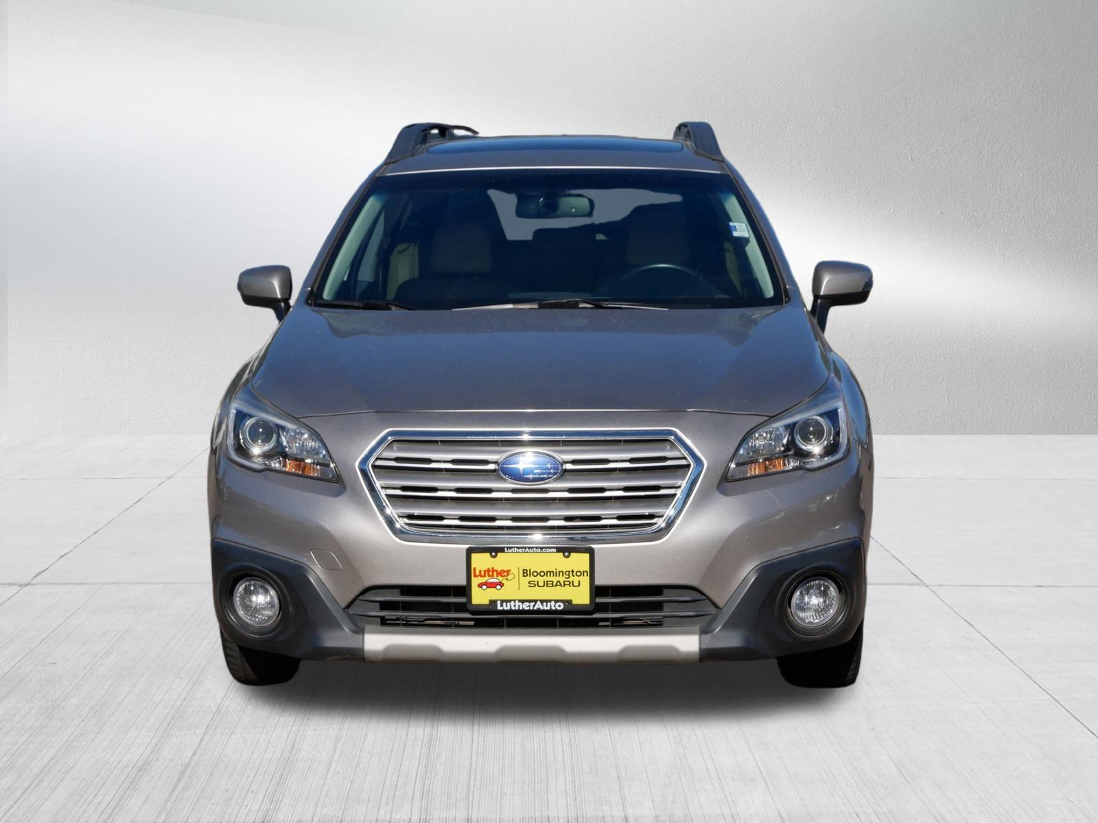 2017 Subaru Outback Limited photo 2