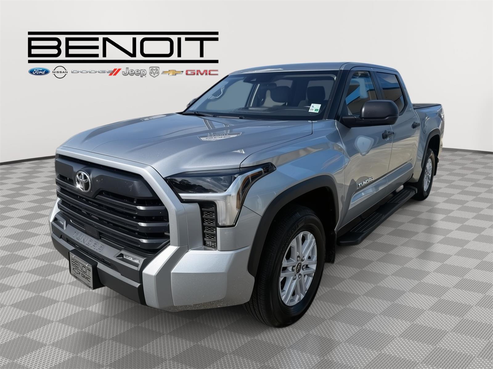 2024 Toyota Tundra SR5 CrewMax photo 3