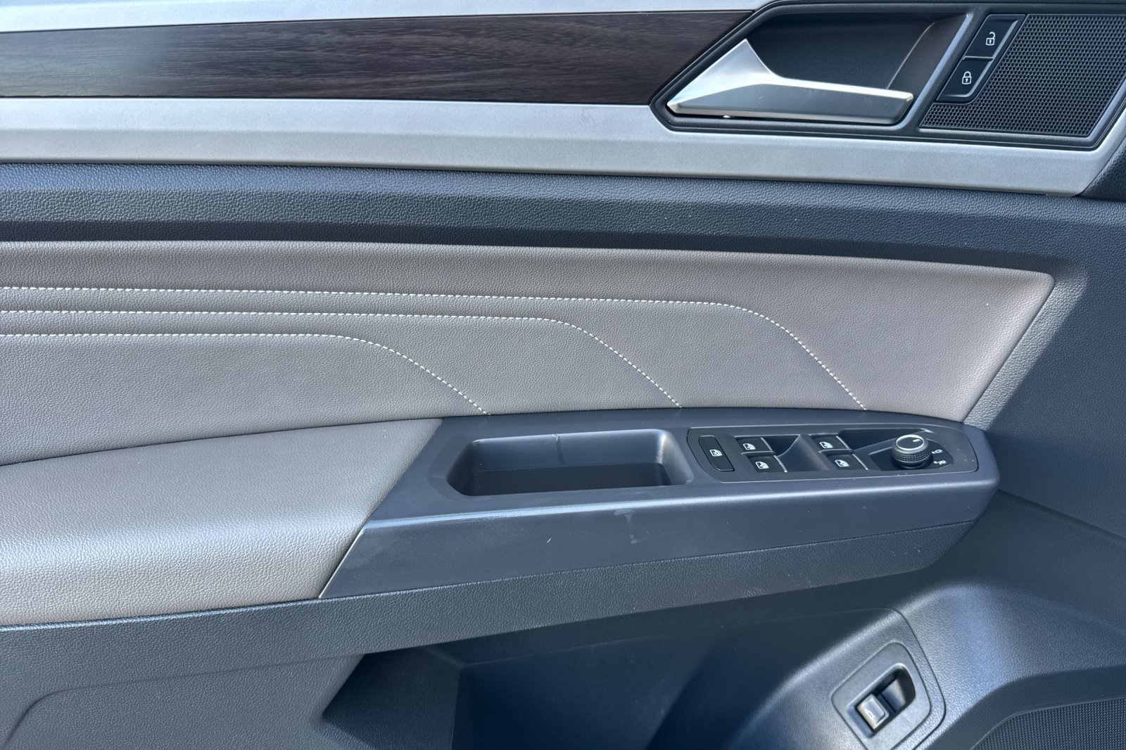 2022 Volkswagen Atlas V6 SE Technology photo 11