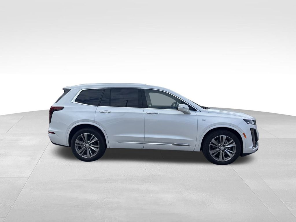 2025 Cadillac XT6 Premium Luxury photo 2