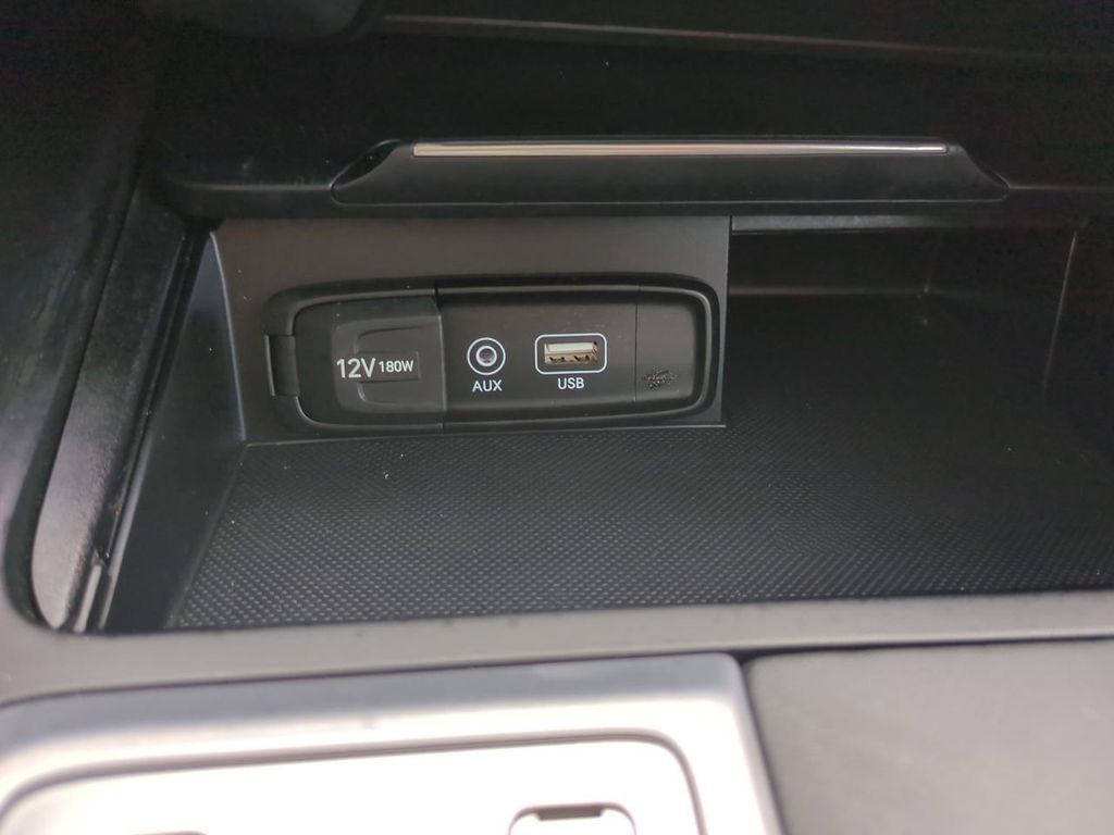 2021 Genesis G70 2.0T photo 20