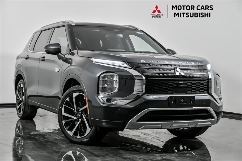 2025 Mitsubishi Outlander Plug-in Hybrid SEL's photo