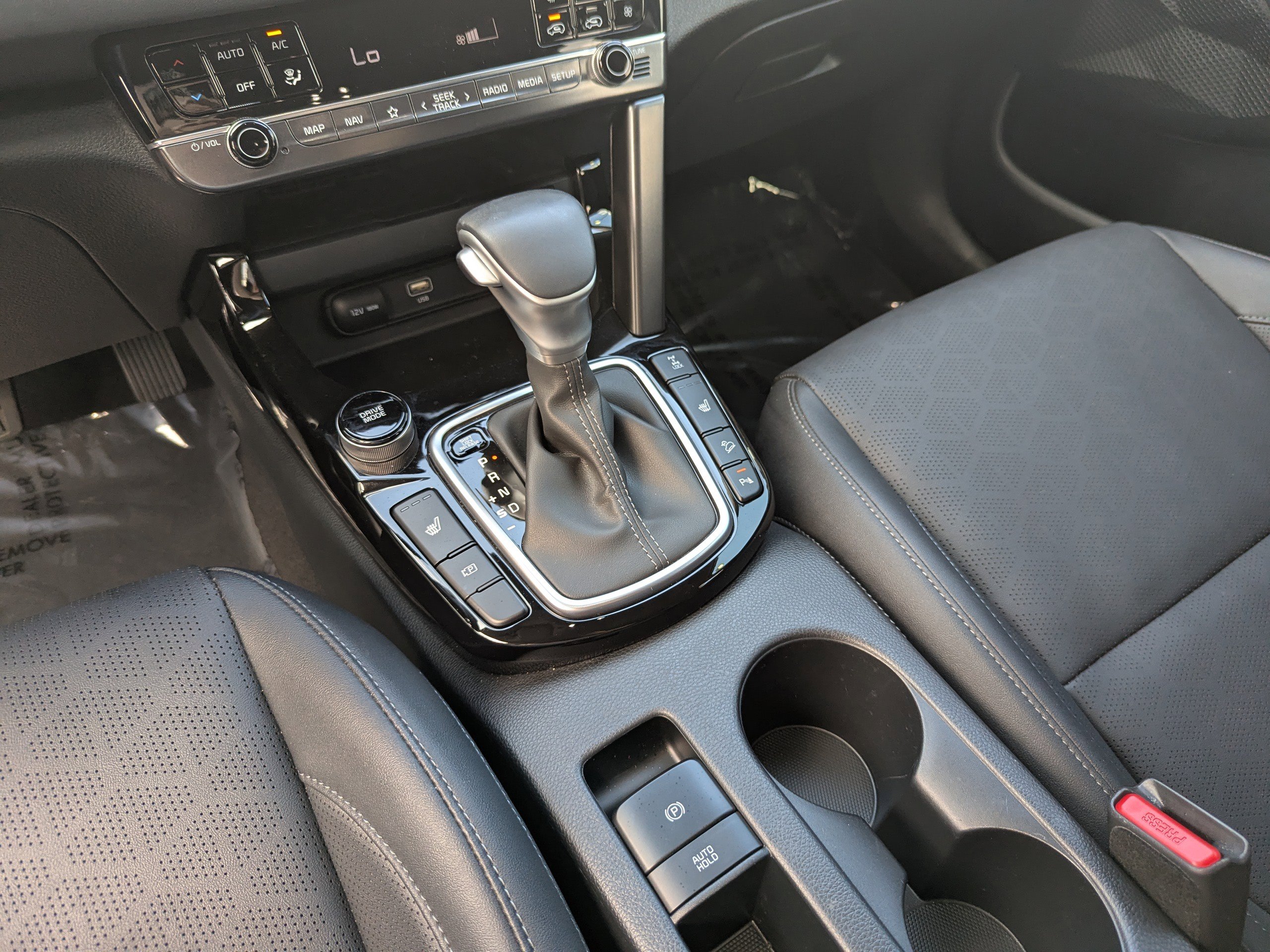 2025 Kia Seltos SX photo 29