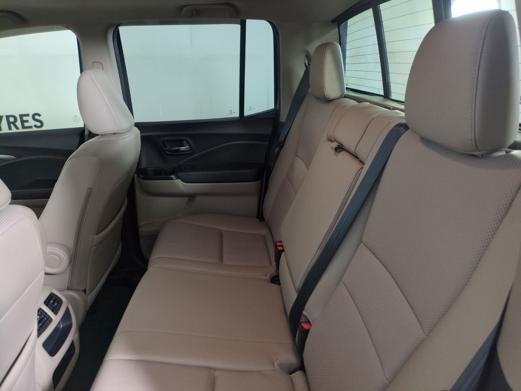 2019 Honda Ridgeline RTL photo 18