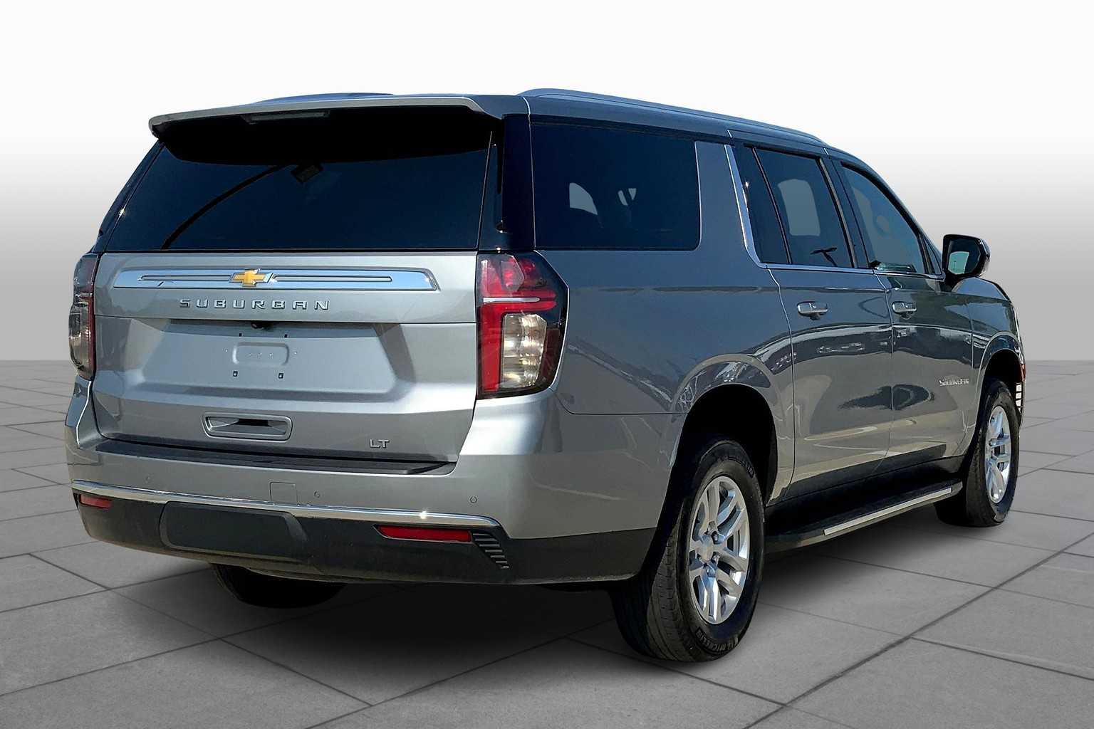 2024 Chevrolet Suburban LT photo 10