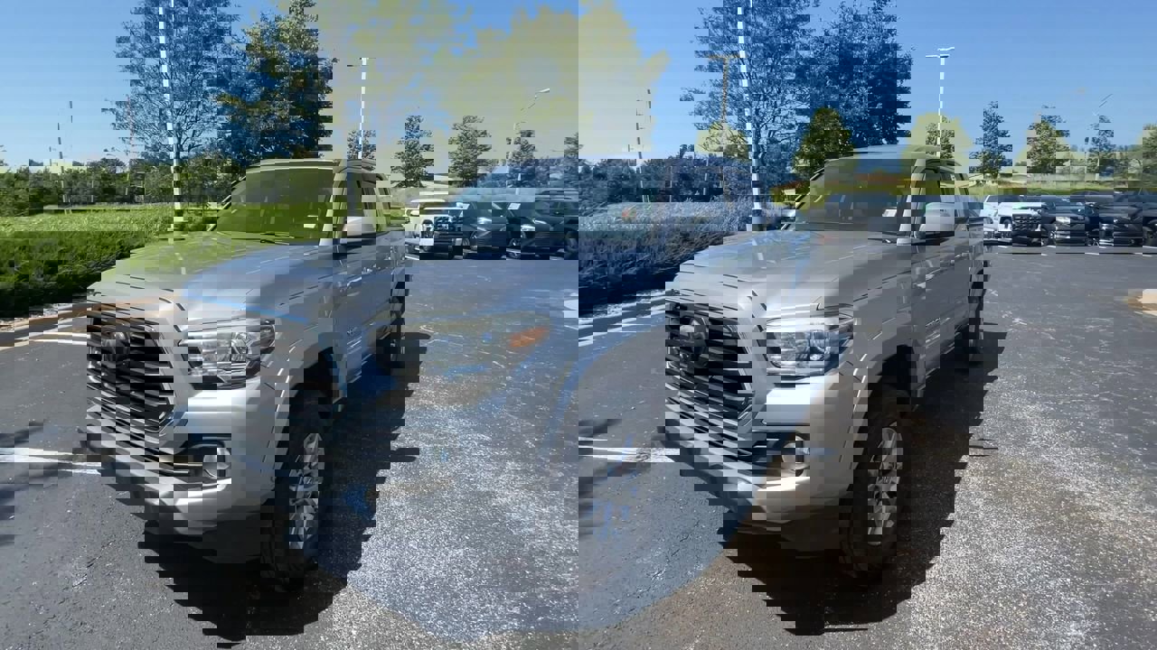 2018 Toyota Tacoma SR5 photo 4