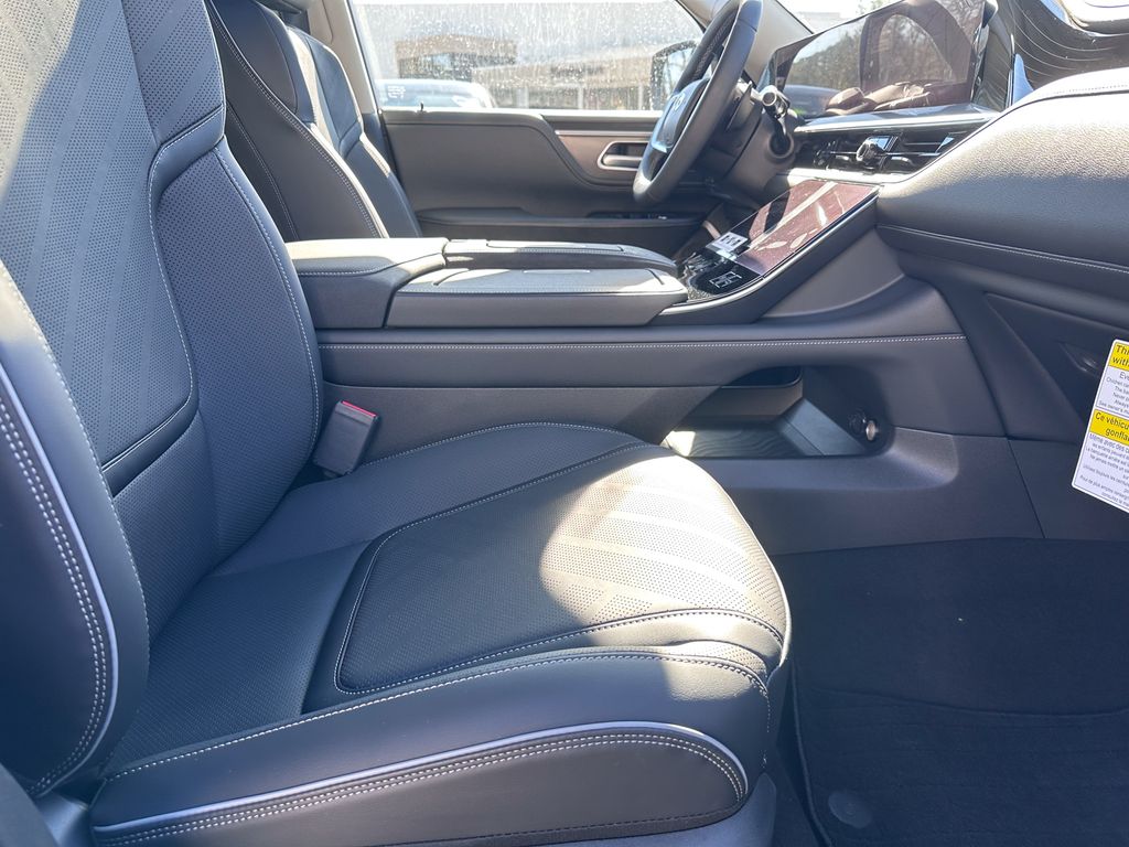 2025 Infiniti QX80 Luxe photo 42