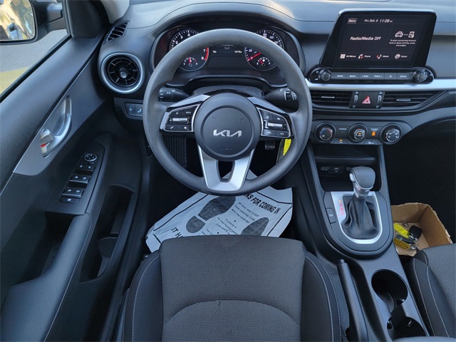 2023 Kia Forte LXS photo 23