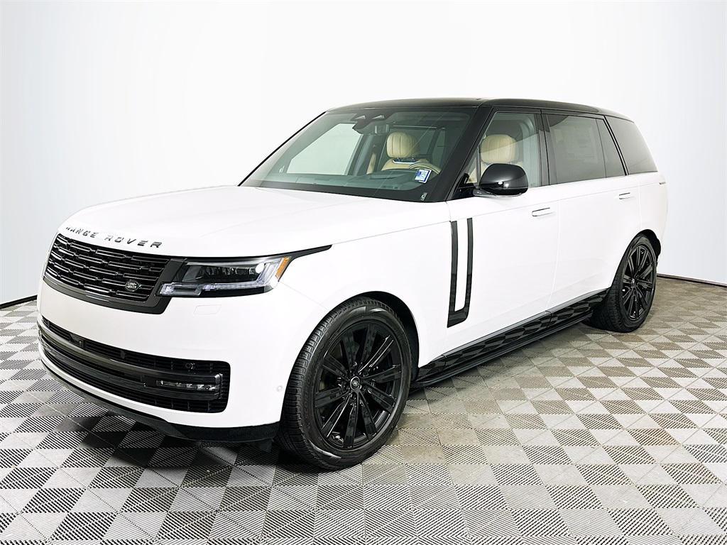 2025 Land Rover Range Rover SE's photo