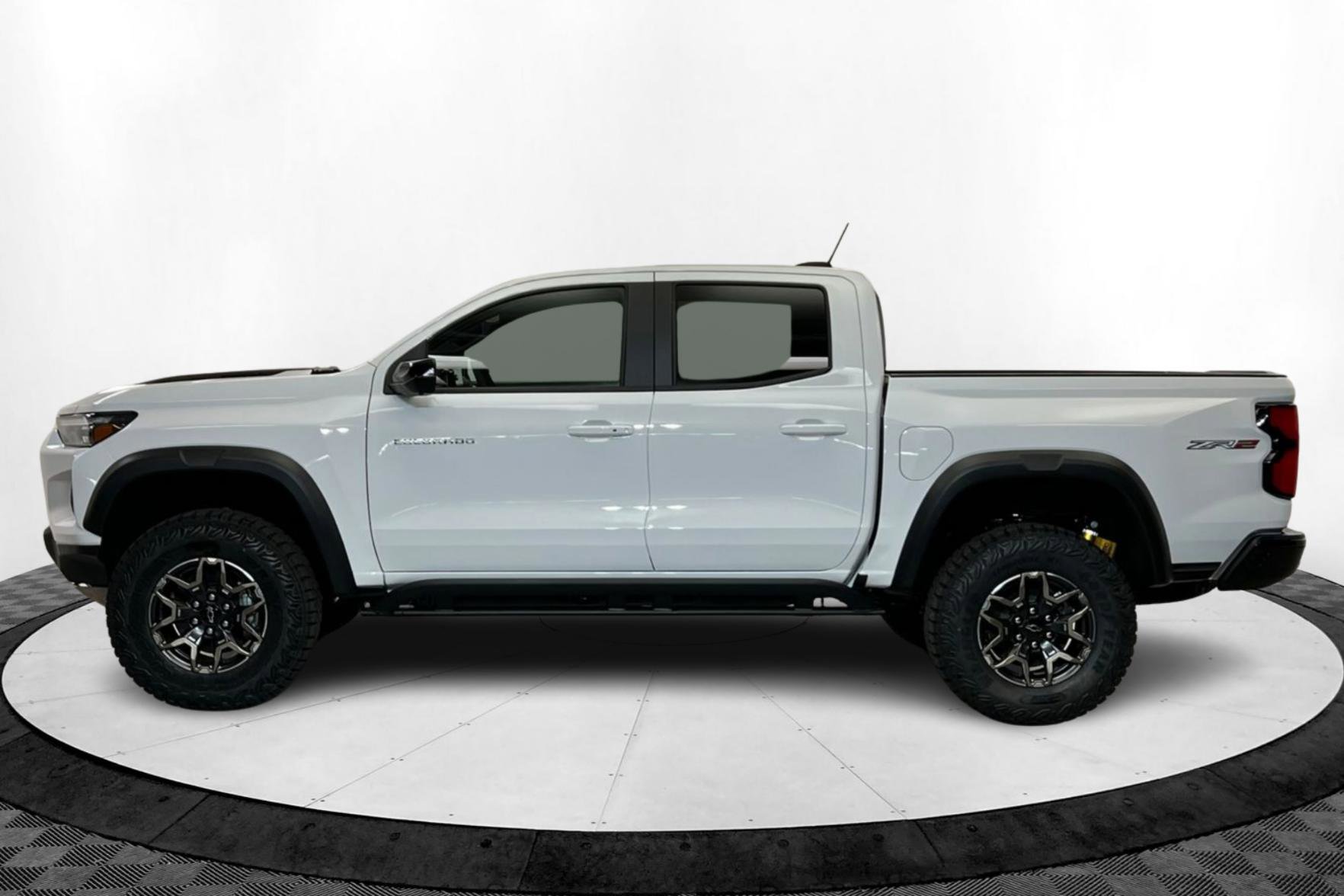 2026 Chevrolet Colorado ZR2 photo 2