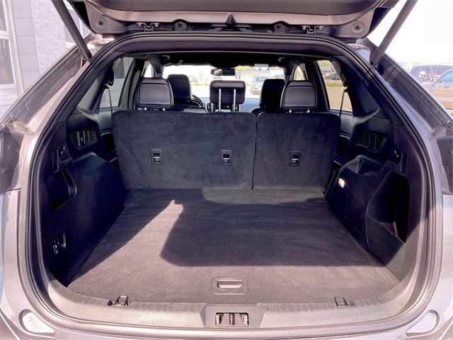 2024 Ford Edge ST photo 14