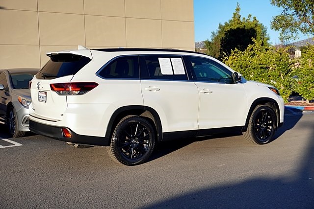 Used 2019  Toyota SE image 9