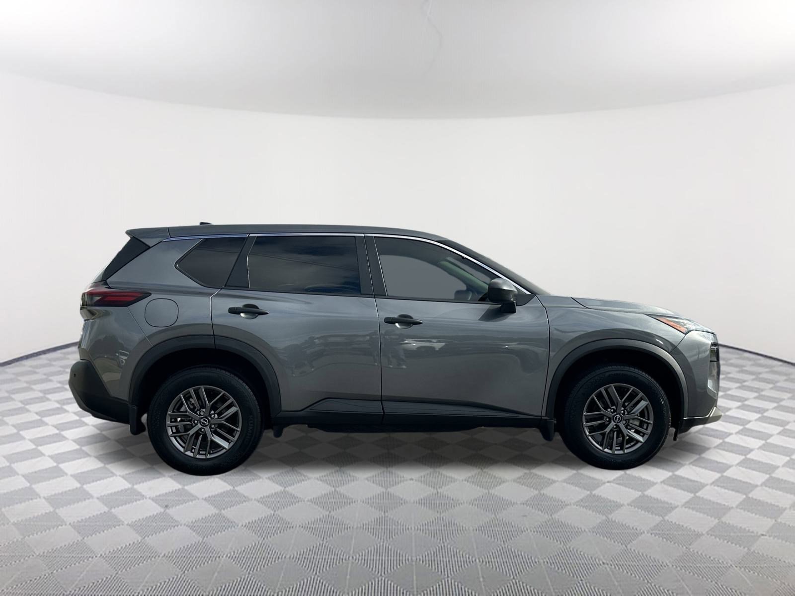 2023 Nissan Rogue S photo 3