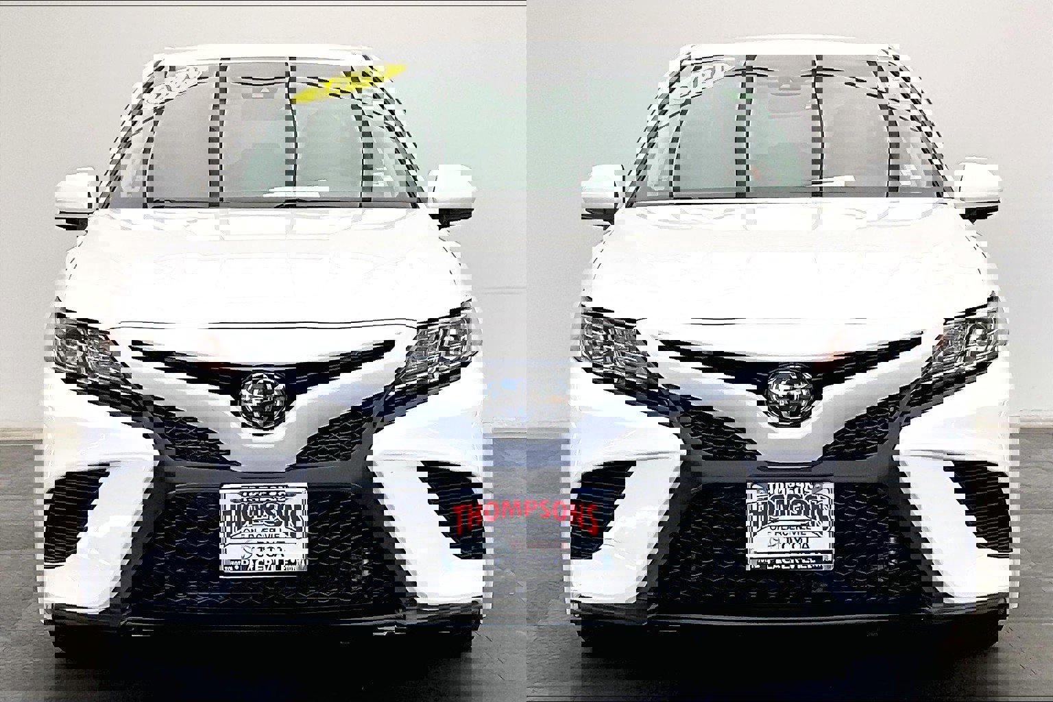 2020 Toyota Camry SE photo 2