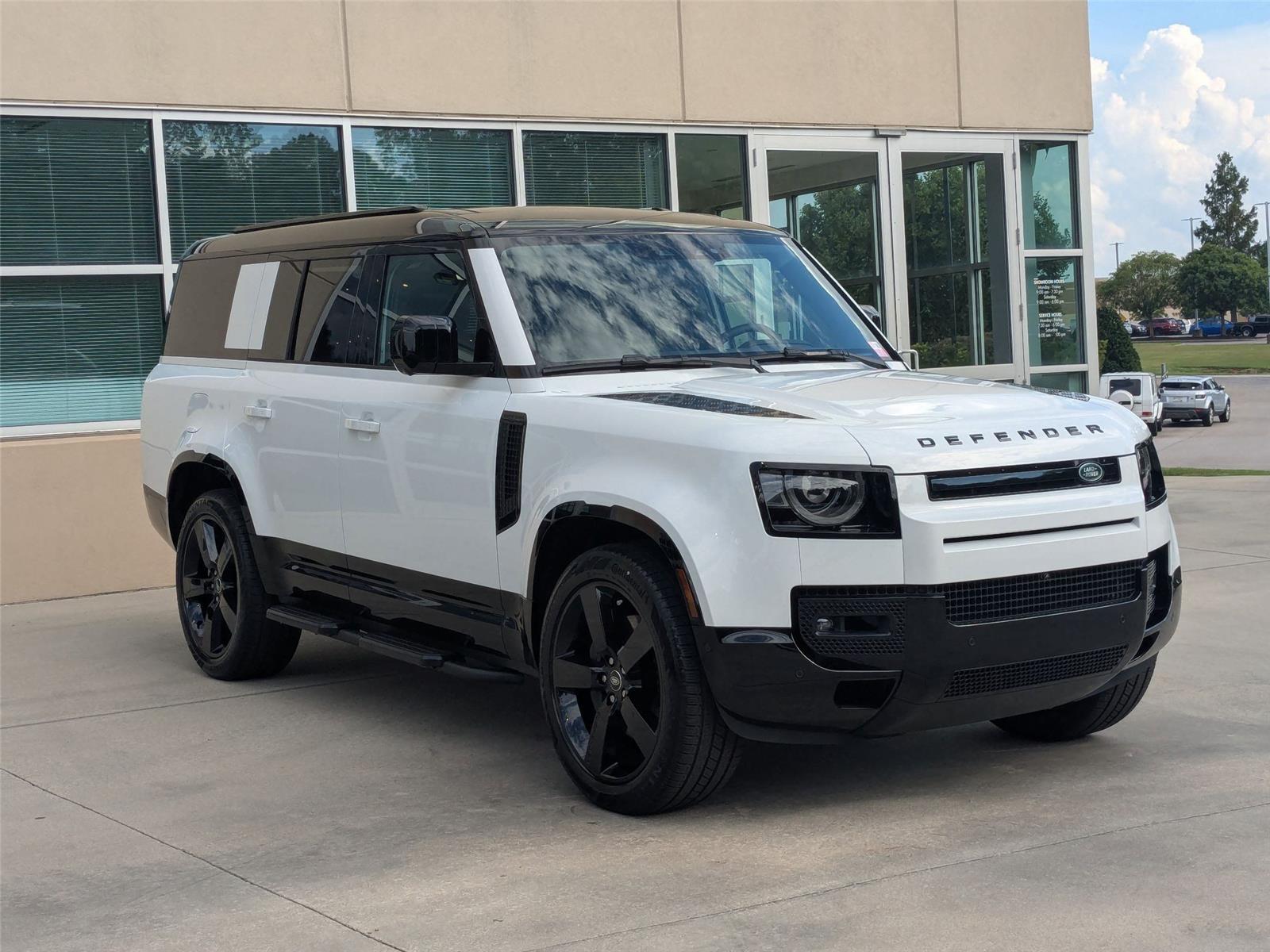 2025 Land Rover Defender 130 X-Dynamic SE photo 2