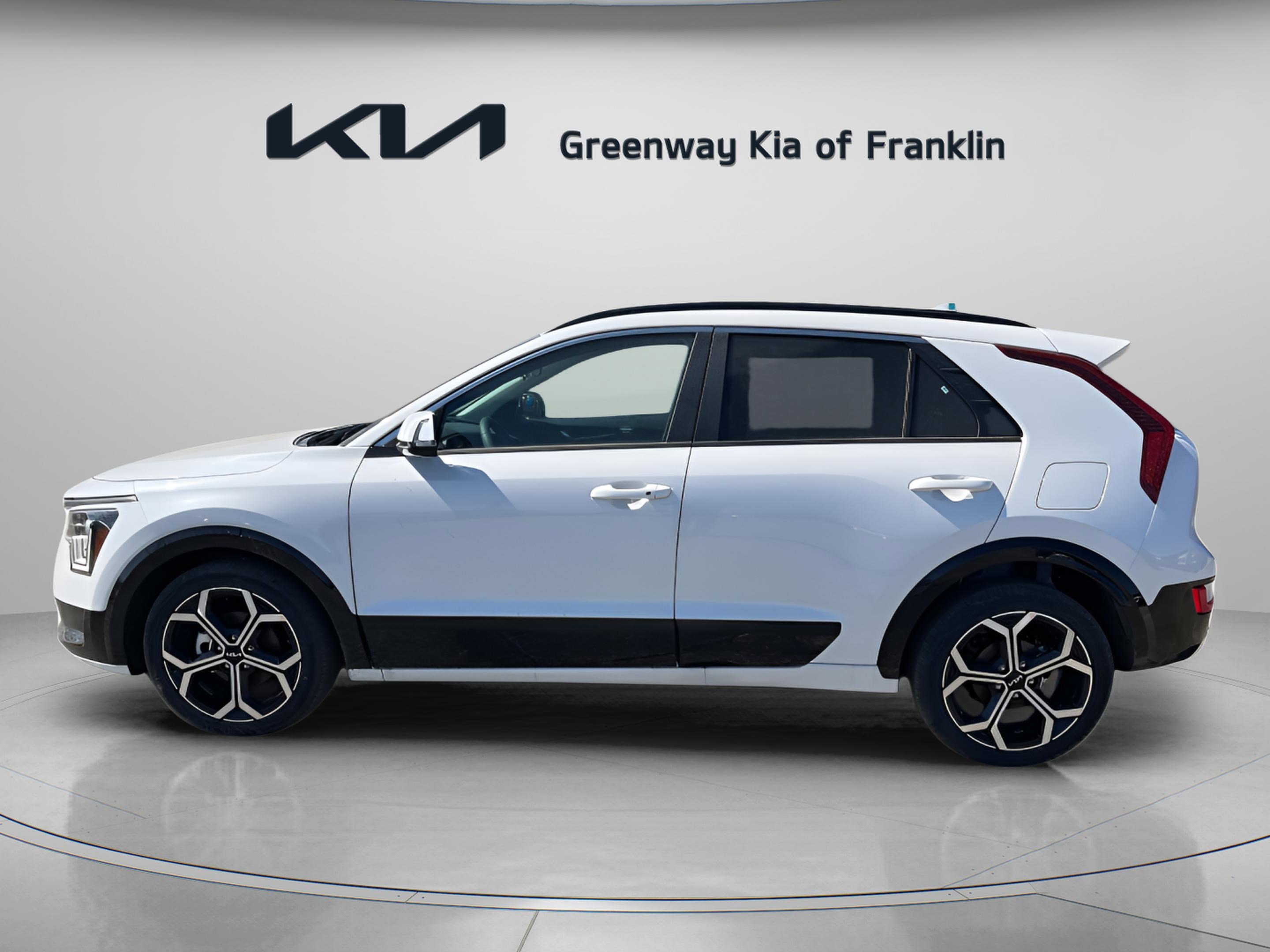 2025 Kia Niro EX Touring photo 4