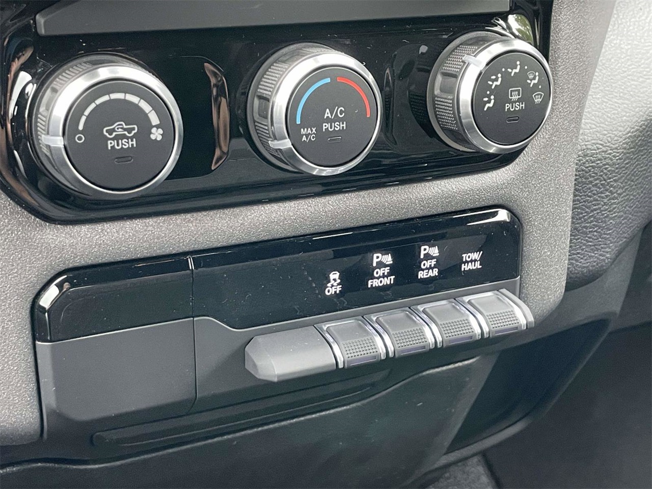2025 Ram 1500 Tradesman photo 19