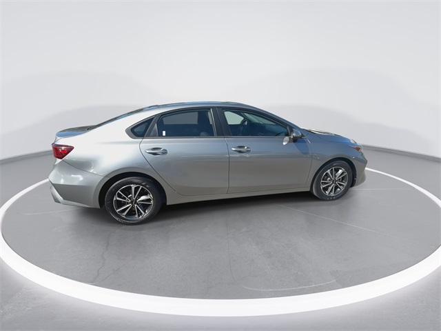 2022 Kia Forte LXS photo 9