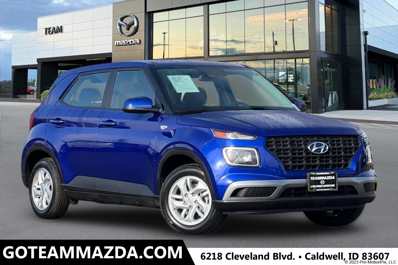 2024 Hyundai Venue SE's photo