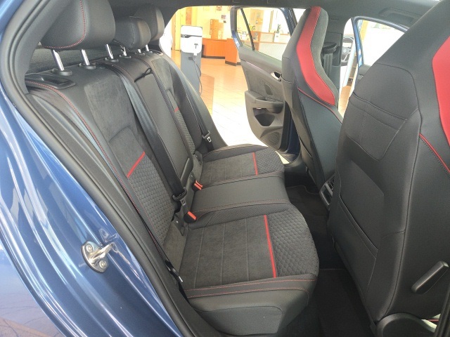 2025 Volkswagen Golf GTI SE photo 16