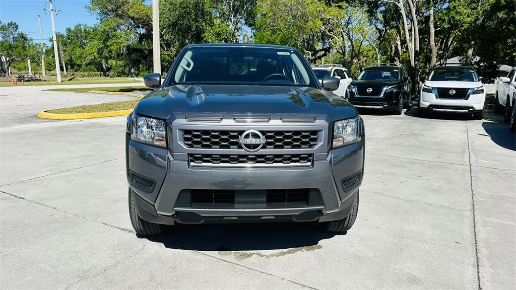 2025 Nissan Frontier LE photo 2