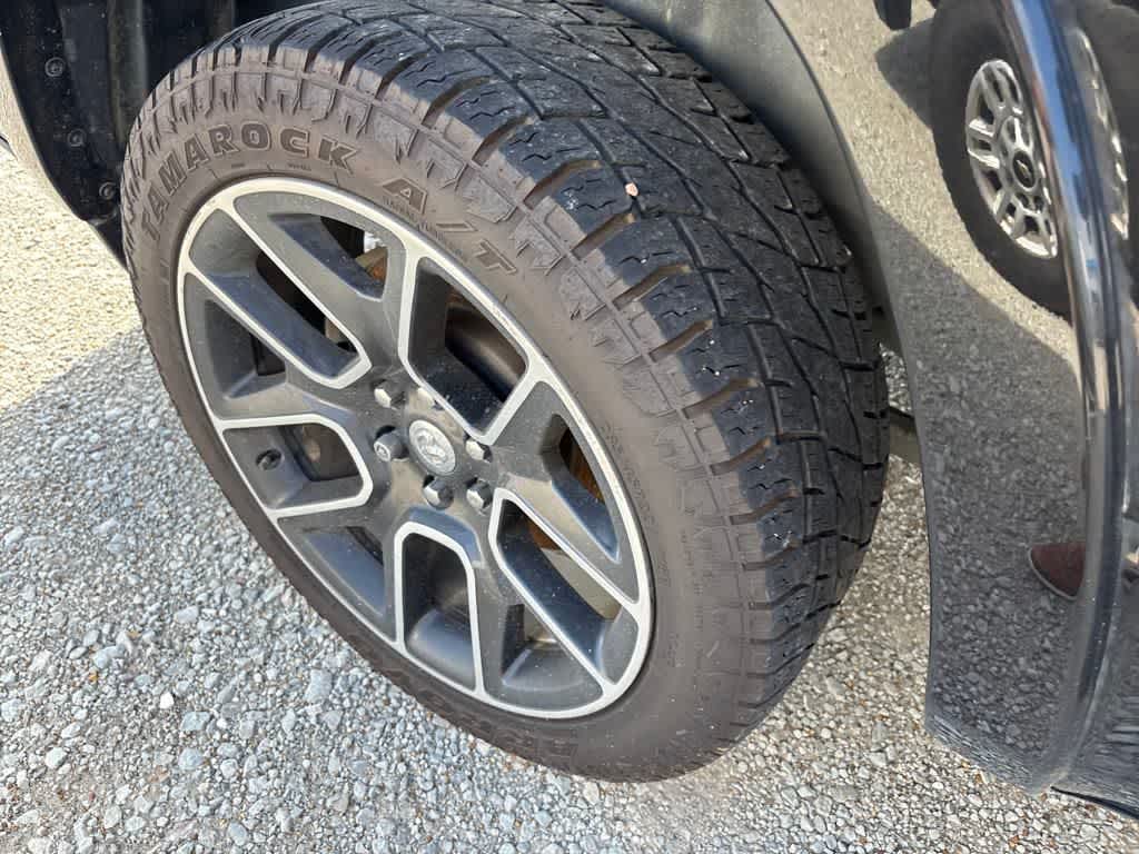 2019 Ram 1500 Laramie photo 14