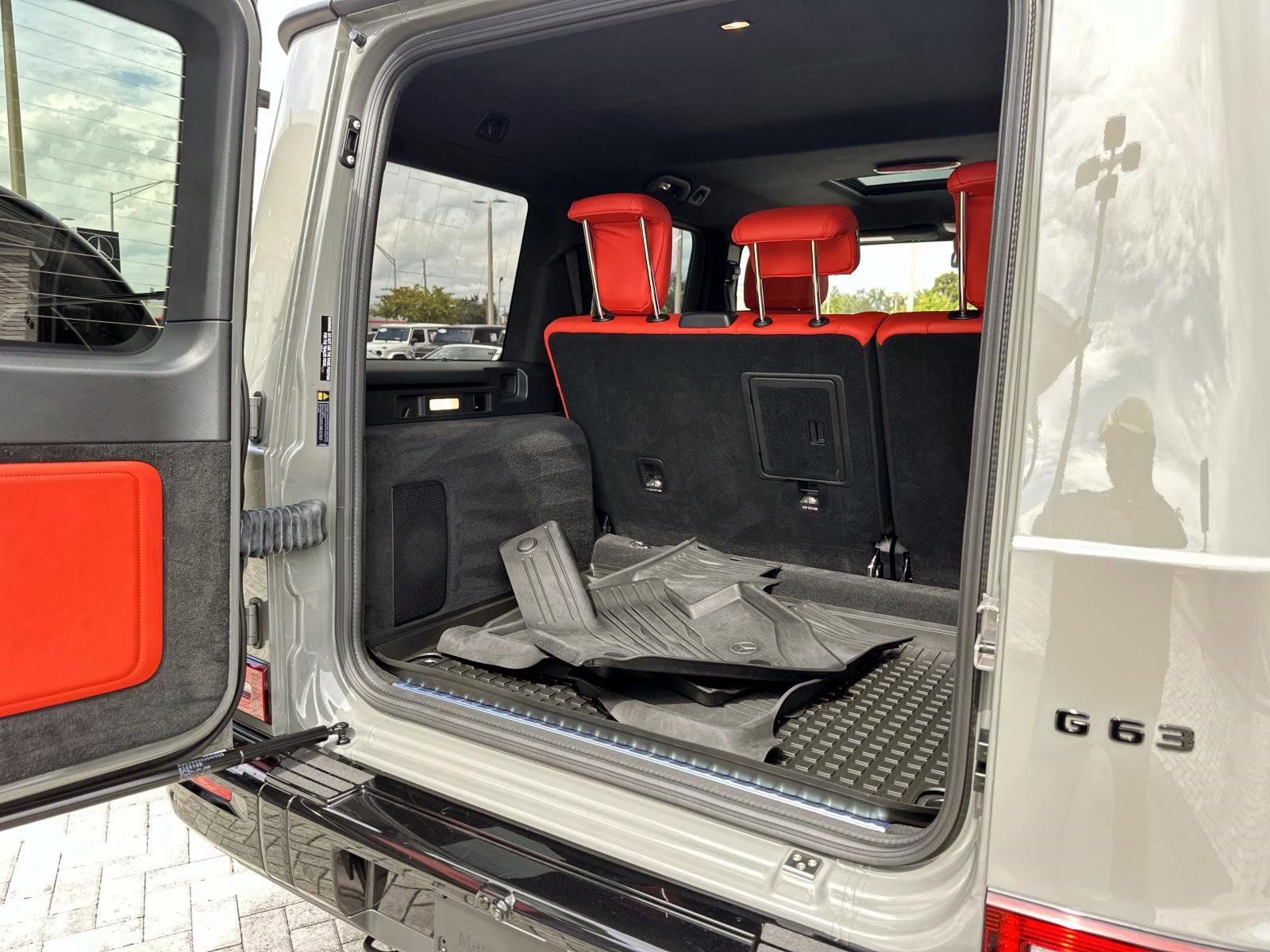 2025 Mercedes Benz G 63 AMG photo 8