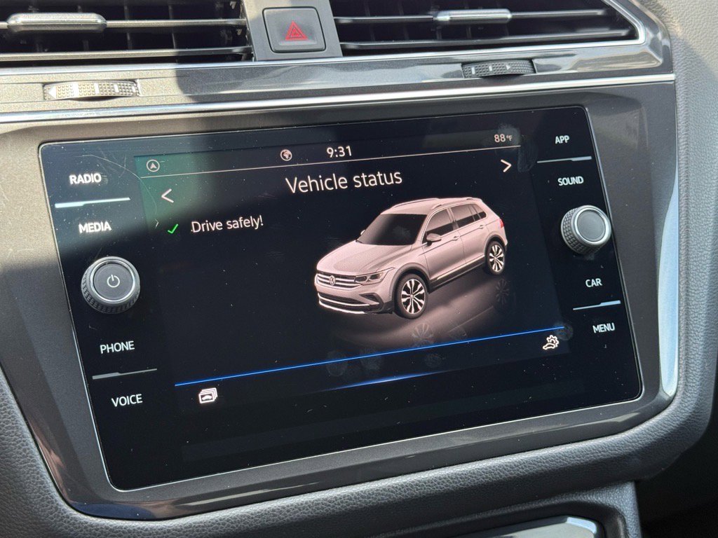 2023 Volkswagen Tiguan SE R-Line Black photo 23